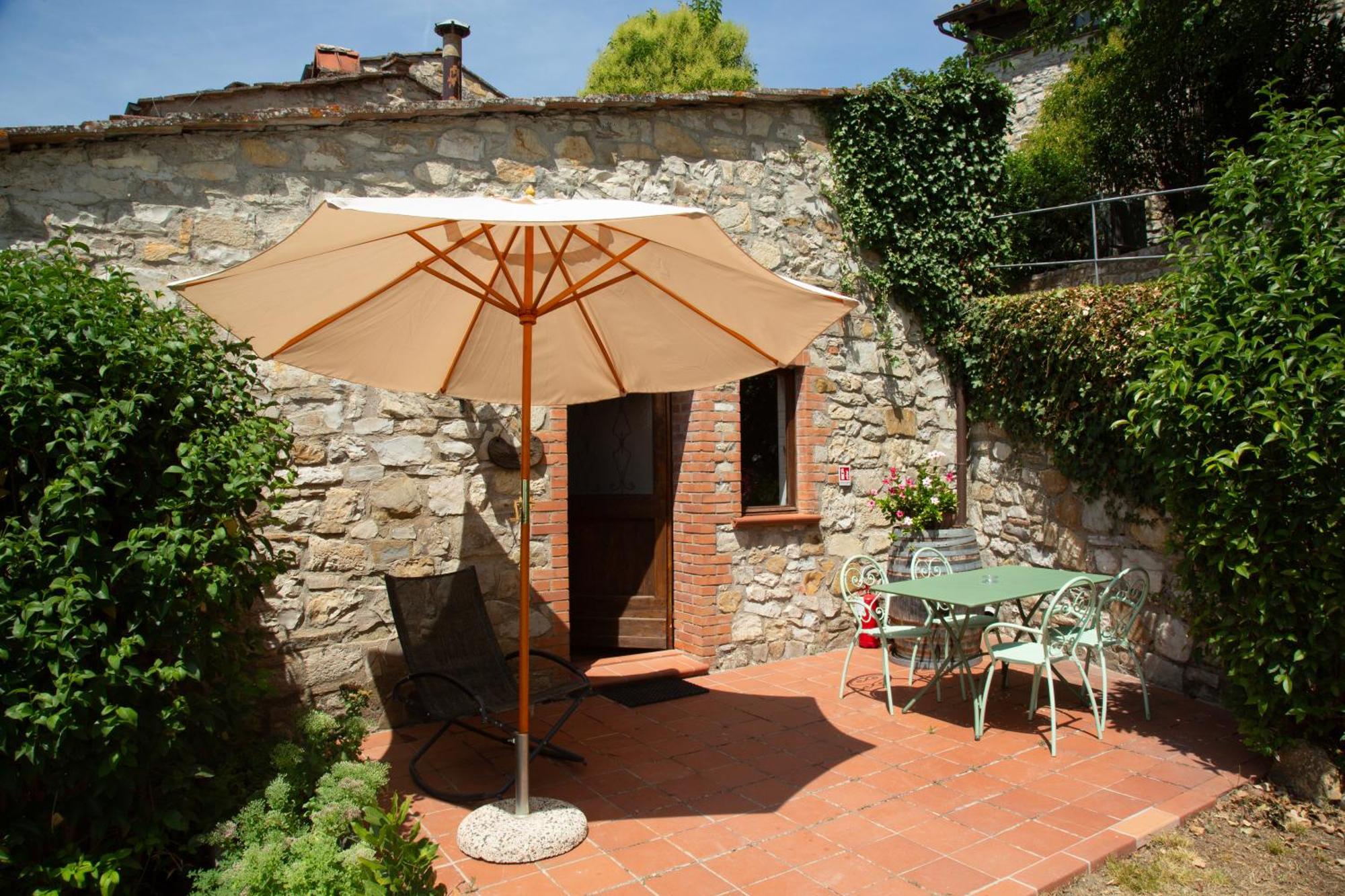 Hotel Castello Di Tornano Wine Relais 2*