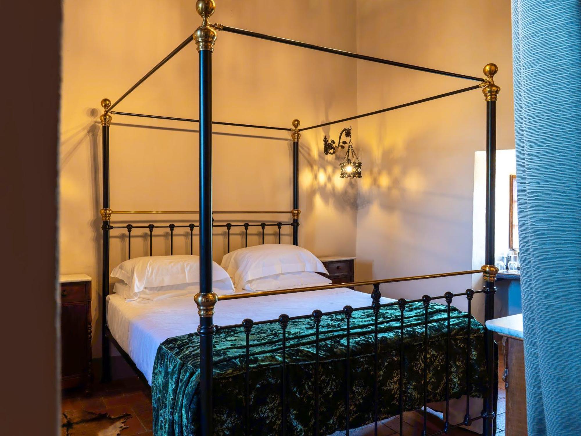 Castello Di Tornano Wine Relais Hotel