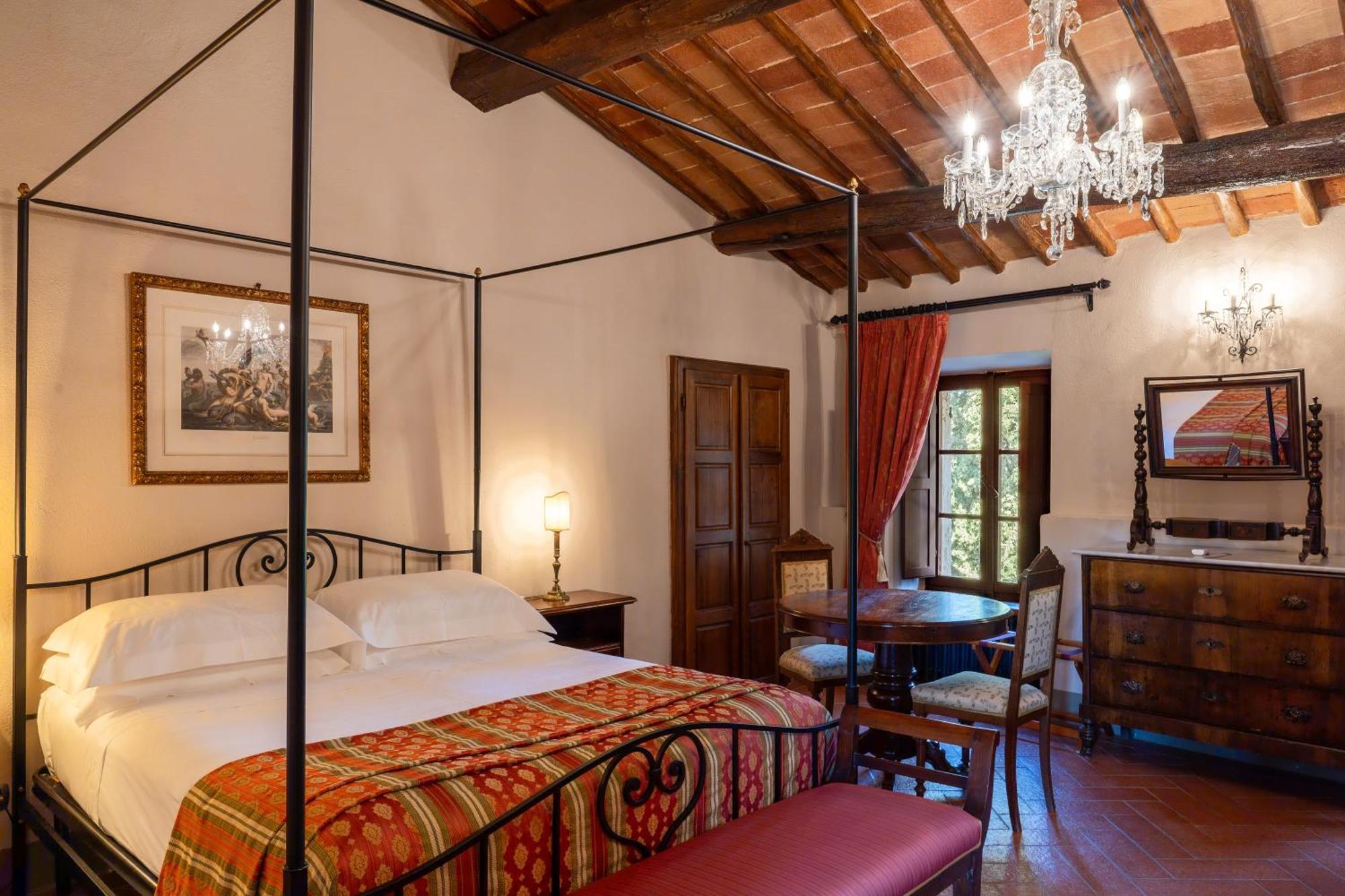Castello Di Tornano Wine Relais Hotel 2*