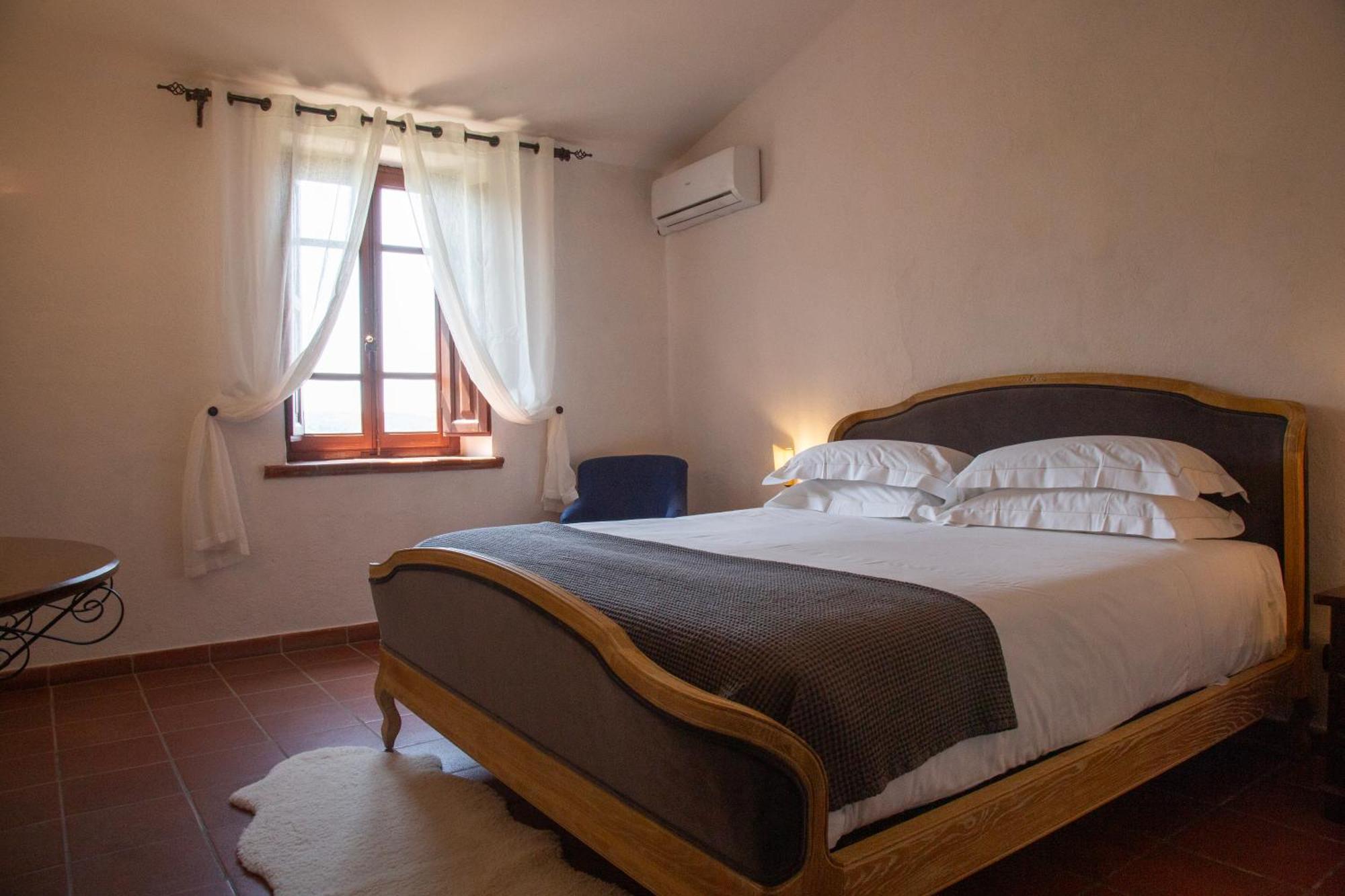Castello Di Tornano Wine Relais 2*