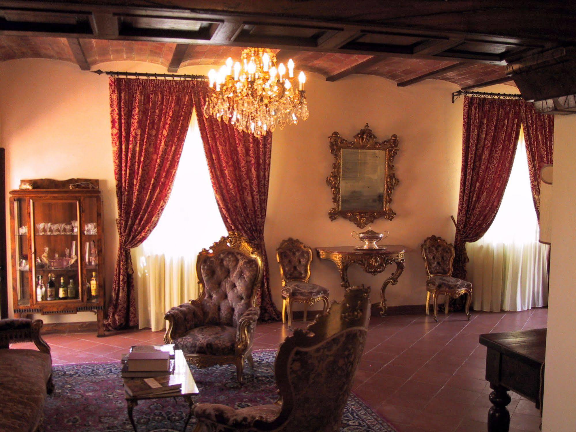 Castello Di Tornano Wine Relais 2*